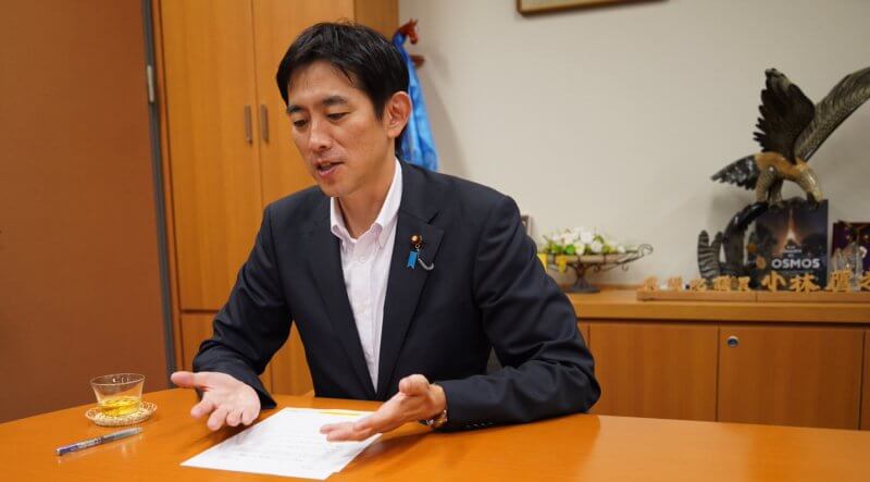 小林鷹之議員インタビュー