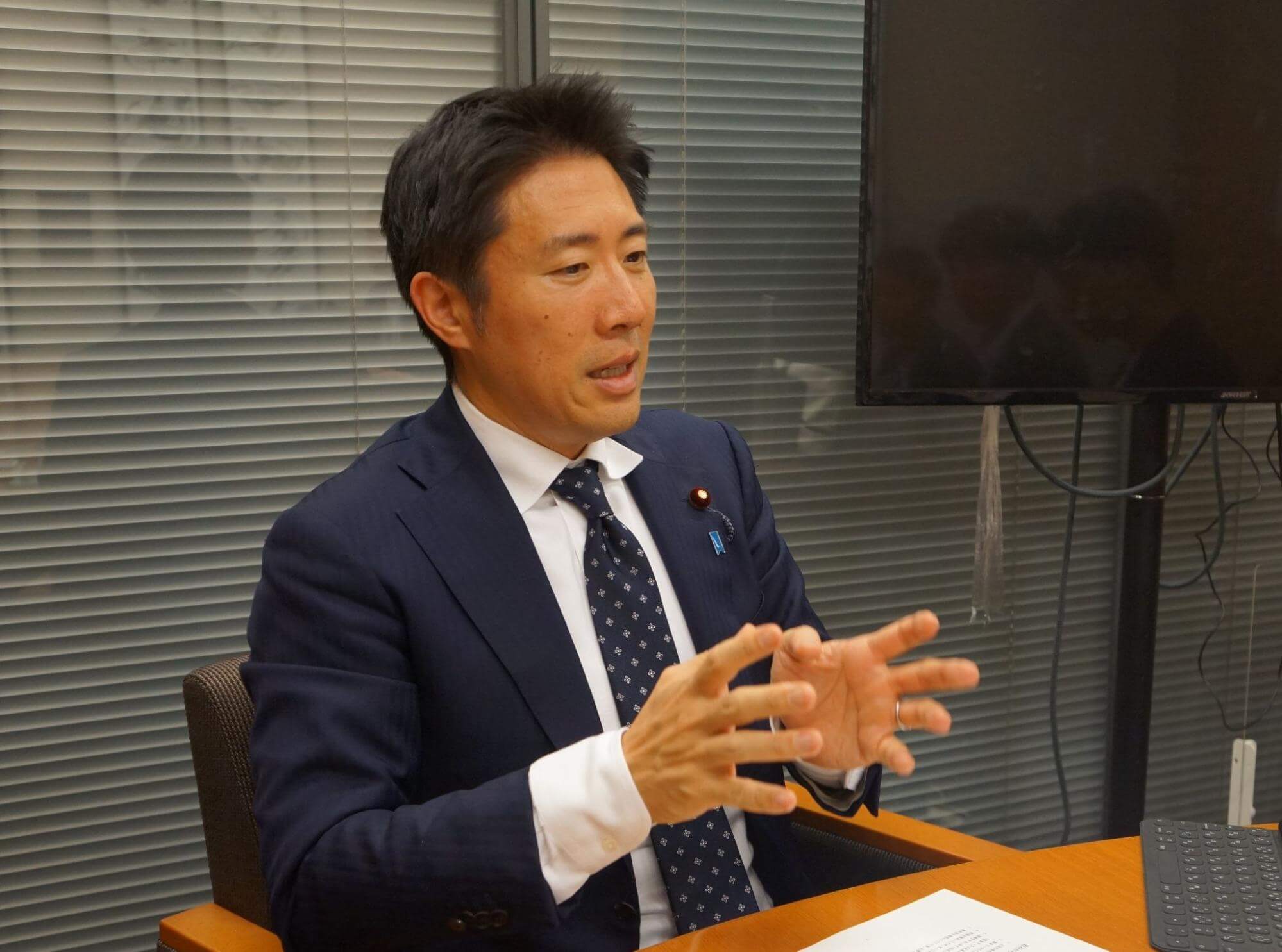 塩崎彰久議員インタビュー