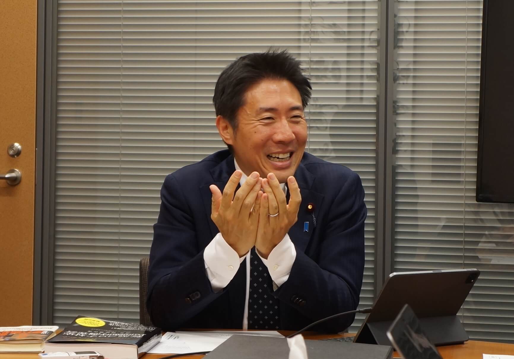 塩崎彰久議員インタビュー