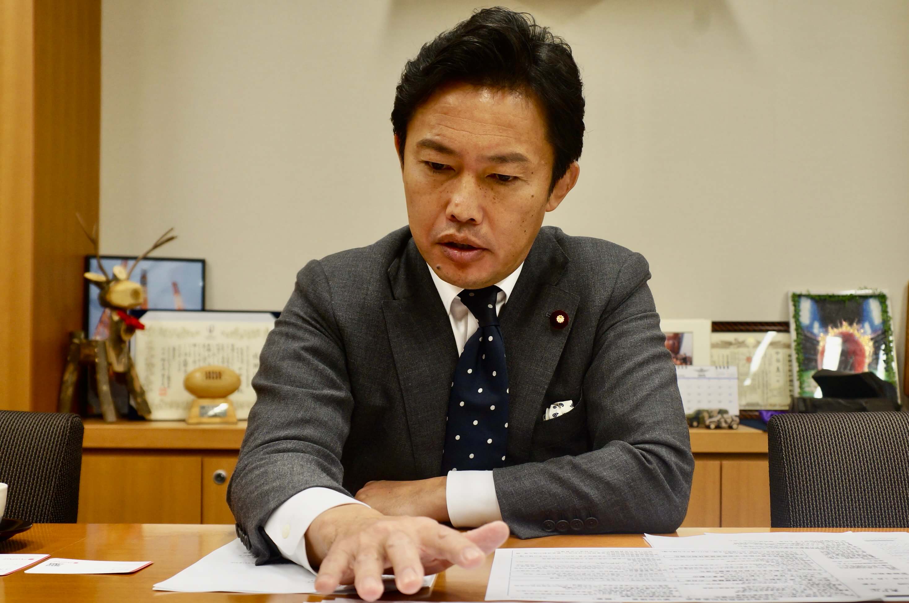 中谷真一議員