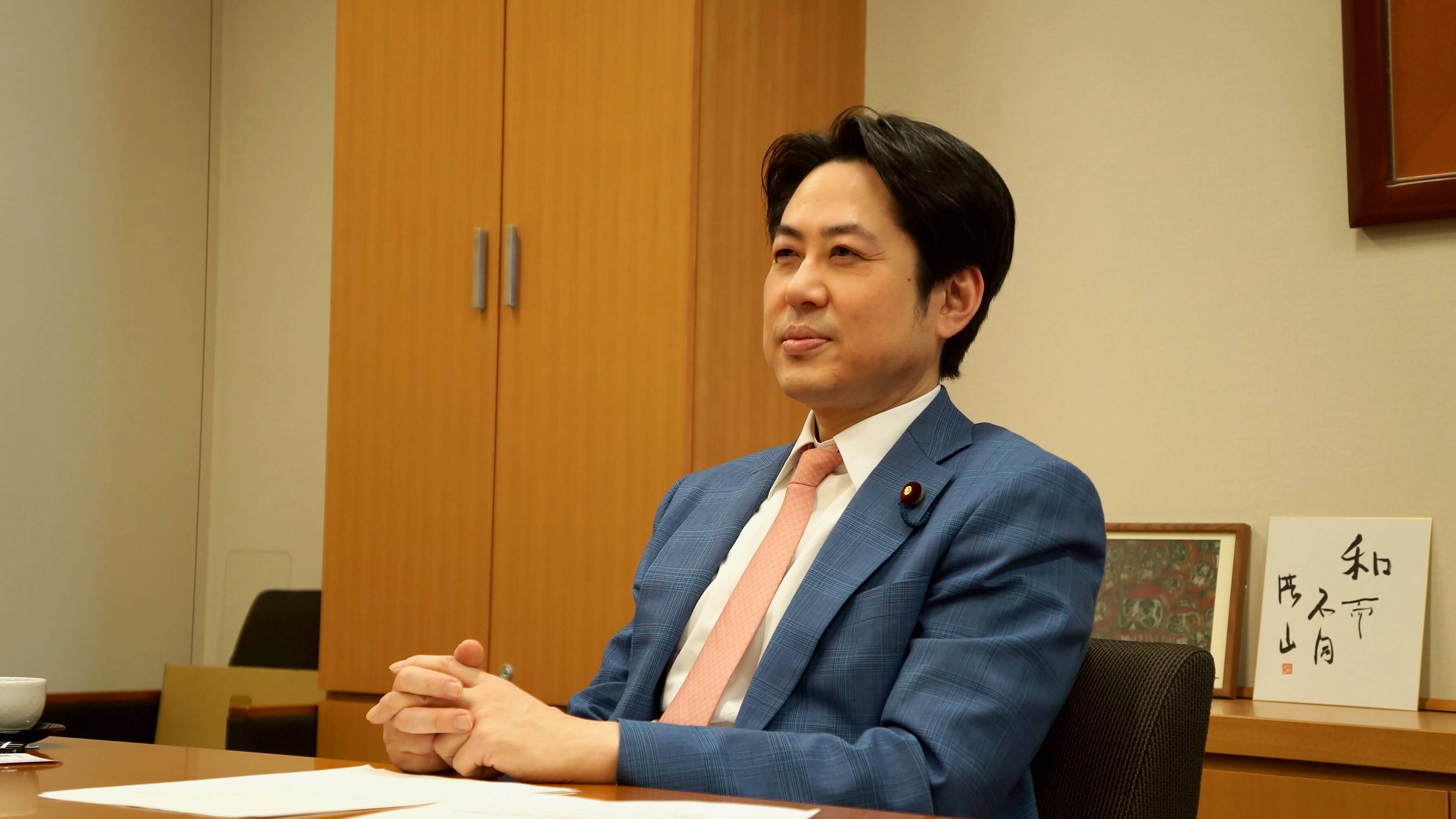 落合貴之議員インタビュー