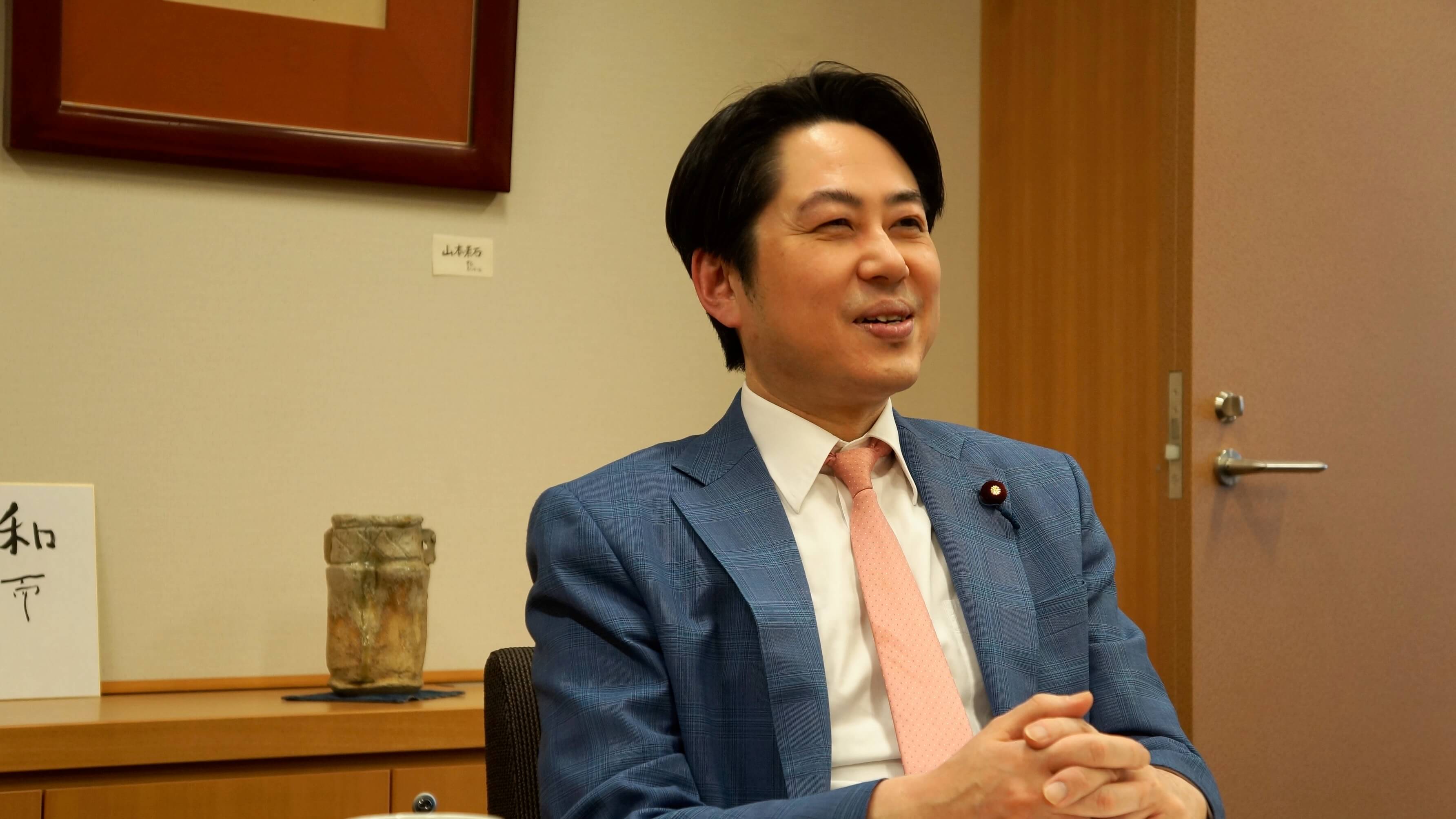 落合貴之議員インタビュー