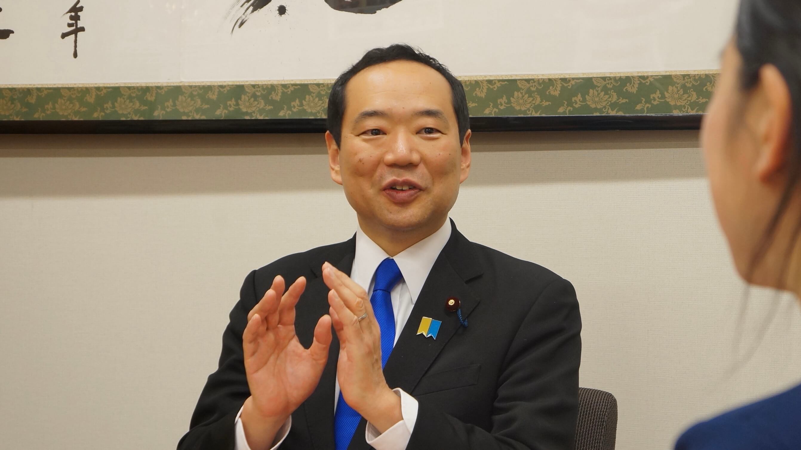 藤井比早之議員