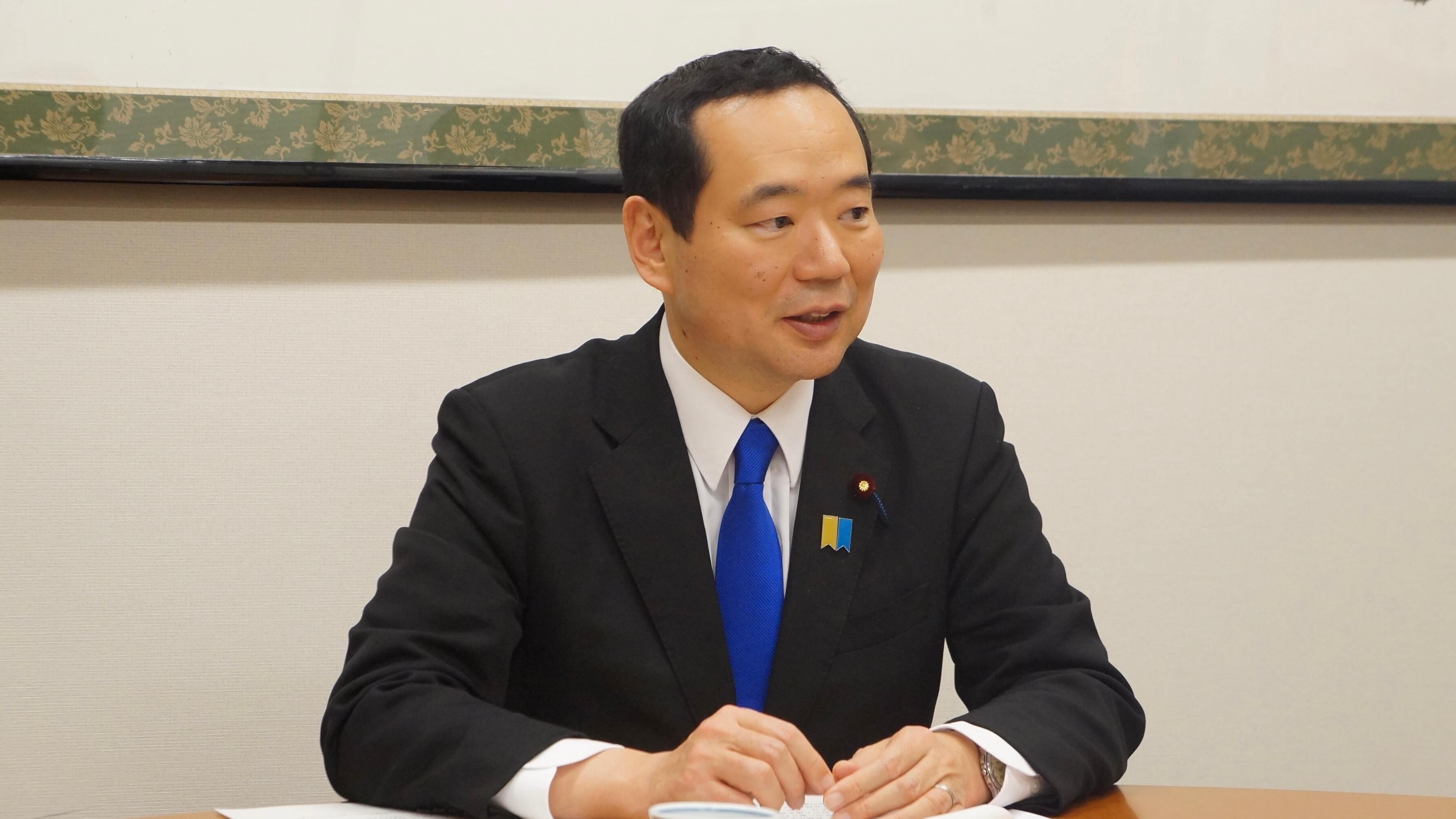 藤井比早之議員