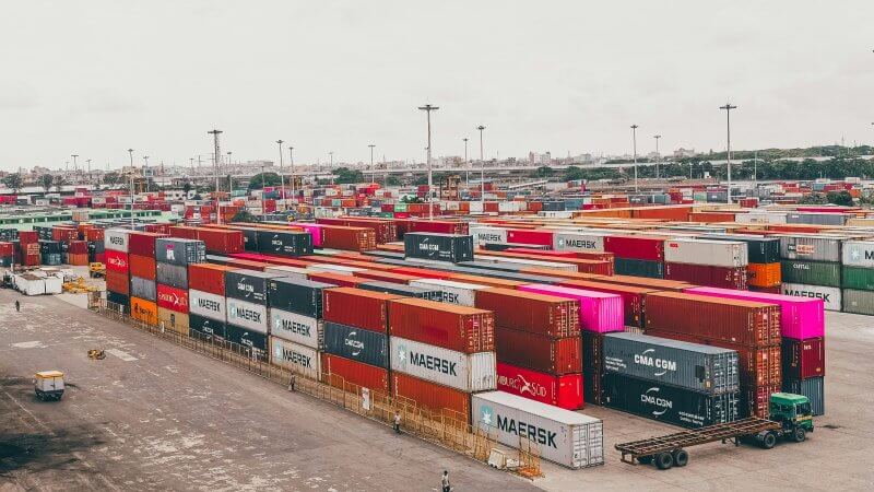 非関税障壁とは？関税との違いや近年の政治動向をわかりやすく解説