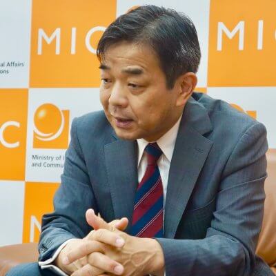 𫝆川拓郎審議官インタビュー