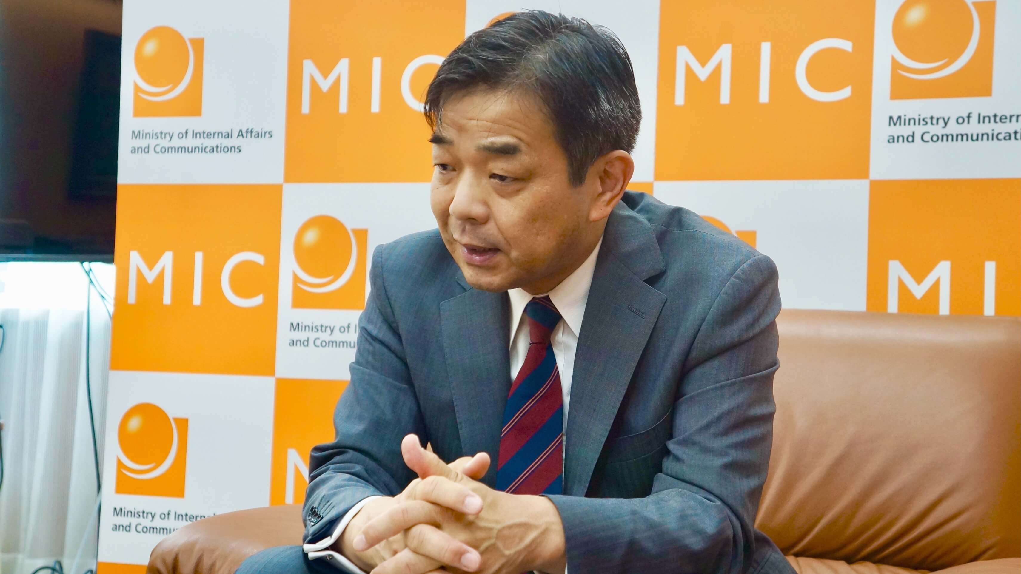 𫝆川拓郎審議官インタビュー